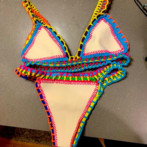 Bikini - Picture 2 of 2